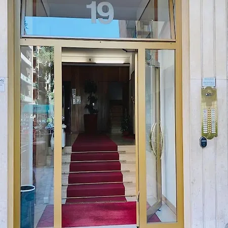 Life - Charming Joie De Vivre Apartment Milan